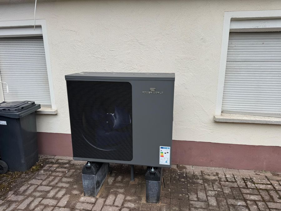 Luft-Wärmepumpe am Einfamilienhaus